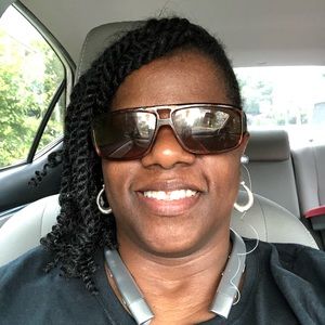 Meet your Posher, Angela